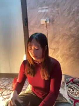 Snapshot of Maymay__ chatting on 12-18-25, 02:06 Maymay online show from 12-18-25, 02:06