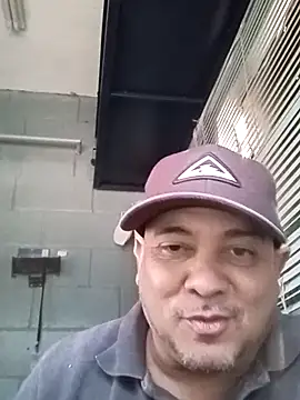 Snapshot of valboy08 chatting on 01-11-26, 11:37 valboy08 online show from 01-11-26, 11:37