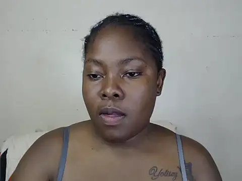 Yolaqueen04 online show from 10-23-25, 07:34