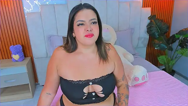 Snapshot of GenesisBlaze chatting on 11-02-25, 12:18 GenesisBlaze online show from 11-02-25, 12:18