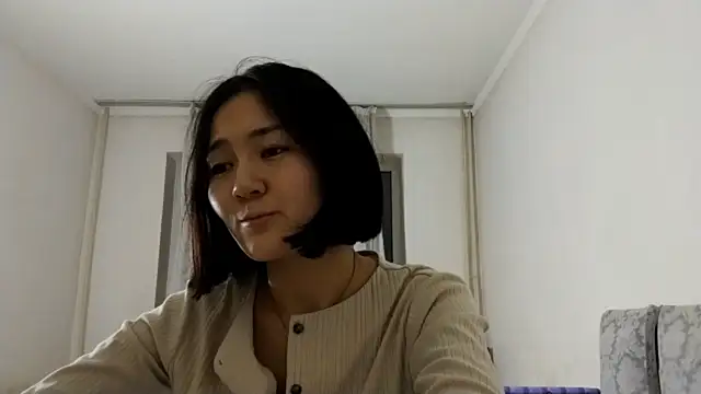 Lyndasilk online show from 11-27-25, 03:36