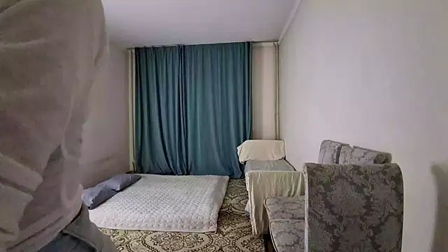 Lyndasilk online show from 04-12-26, 03:17