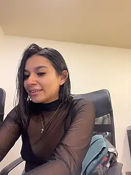 AlyssaRay online show from 04-27-26, 05:11