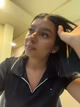 AlyssaRay online show from 05-20-26, 04:24