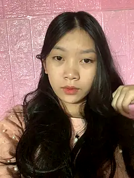 Snapshot of linh-lan1 chatting on 10-14-25, 10:38 linh-lan1 online show from 10-14-25, 10:38