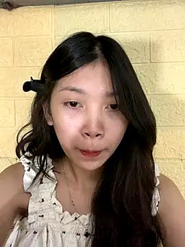 Snapshot of linh-lan1 chatting on 10-17-25, 11:57 linh-lan1 online show from 10-17-25, 11:57