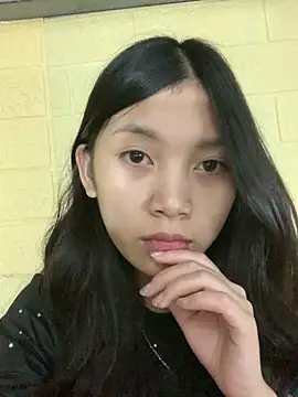 Snapshot of linh-lan1 chatting on 10-18-25, 03:02 linh-lan1 online show from 10-18-25, 03:02