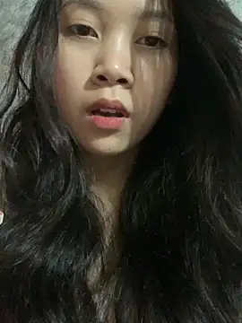 Snapshot of linh-lan1 chatting on 10-19-25, 12:28 linh-lan1 online show from 10-19-25, 12:28