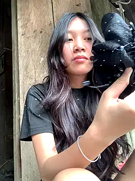 Snapshot of linh-lan1 chatting on 10-29-25, 06:59 linh-lan1 online show from 10-29-25, 06:59