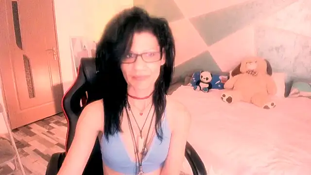 Snapshot of SweetSin40 chatting on 05-16-26, 07:12 SweetSin40 online show from 05-16-26, 07:12