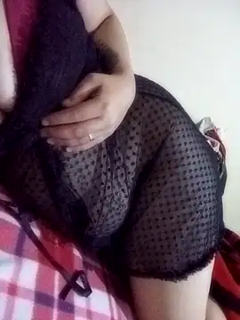 Mia-mrocia online show from 10-24-25, 11:23