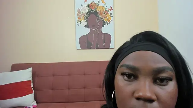 Snapshot of SiaFox_ chatting on 10-13-25, 12:16 SiaFox online show from 10-13-25, 12:16