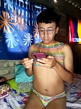 Snapshot of karola_horny chatting on 10-25-25, 11:29 karola horny online show from 10-25-25, 11:29