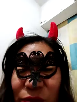 Snapshot of mimilobis chatting on 10-14-25, 06:03 mimilobis online show from 10-14-25, 06:03