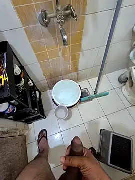 Snapshot of crawlerdrill chatting on 10-27-25, 03:21 crawlerdrill online show from 10-27-25, 03:21