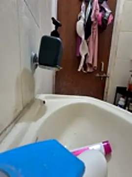 Snapshot of crawlerdrill chatting on 11-21-25, 02:32 crawlerdrill online show from 11-21-25, 02:32