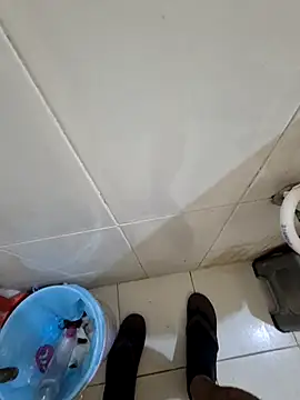 Snapshot of crawlerdrill chatting on 11-28-25, 02:14 crawlerdrill online show from 11-28-25, 02:14