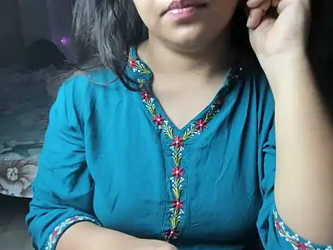 Divya68 online show from 10-15-25, 06:08