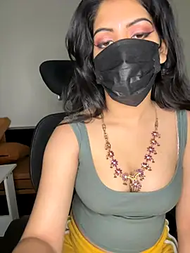 Snapshot of hey_wifey chatting on 11-01-25, 11:45 hey wifey online show from 11-01-25, 11:45