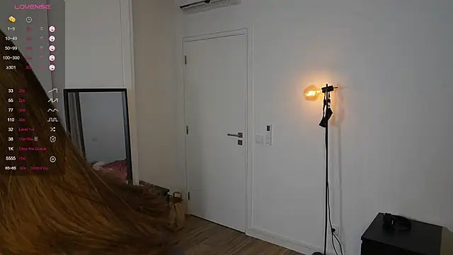 Snapshot of NeonyMuse chatting on 11-14-25, 10:14 NeonyMuse online show from 11-14-25, 10:14