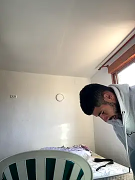 Snapshot of Kikori199556 chatting on 10-27-25, 02:21 Kikori199556 online show from 10-27-25, 02:21