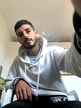 Snapshot of Kikori199556 chatting on 10-28-25, 01:03 Kikori199556 online show from 10-28-25, 01:03