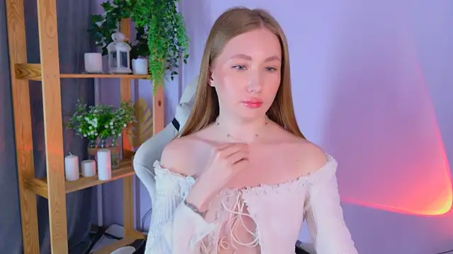 Snapshot of EllyColins chatting on 05-23-26, 03:01 EllyColins online show from 05-23-26, 03:01