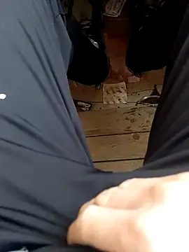 Snapshot of szabi1995 chatting on 10-13-25, 06:46 szabi1995 online show from 10-13-25, 06:46