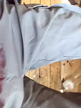 Snapshot of szabi1995 chatting on 11-04-25, 08:35 szabi1995 online show from 11-04-25, 08:35