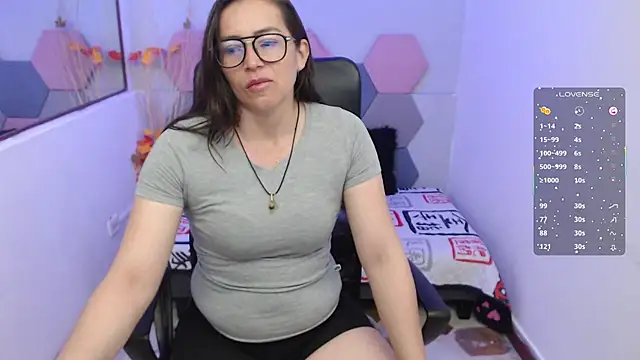 Snapshot of Lui_Fer01 chatting on 10-15-25, 10:37 Lui Fer01 online show from 10-15-25, 10:37