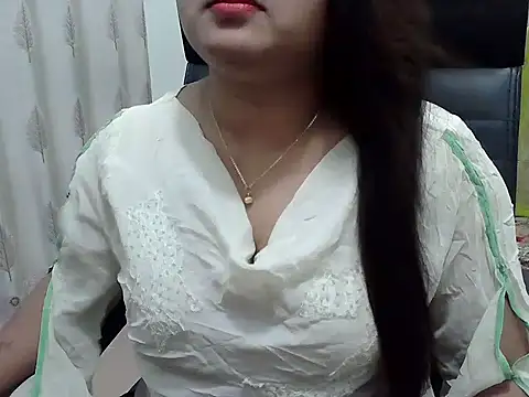 Snapshot of SexyRani2000 chatting on 03-27-26, 02:28 SexyRani2000 online show from 03-27-26, 02:28