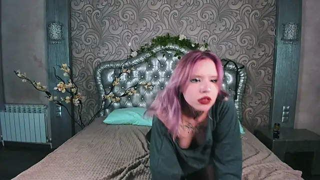 FaeRozellin online show from 10-13-25, 10:32