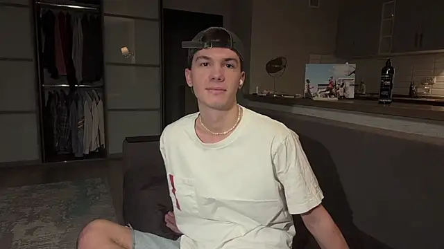 Snapshot of Jeremy1Scott chatting on 11-12-25, 03:18 Jeremy1Scott online show from 11-12-25, 03:18