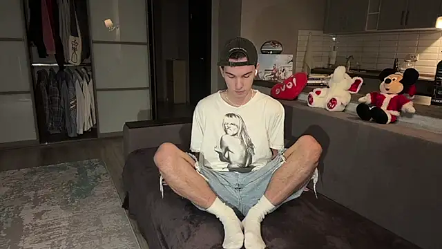 Snapshot of Jeremy1Scott chatting on 11-16-25, 03:34 Jeremy1Scott online show from 11-16-25, 03:34