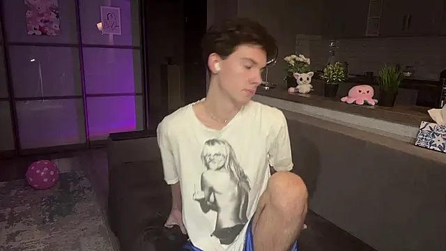 Snapshot of Jeremy1Scott chatting on 11-23-25, 03:39 Jeremy1Scott online show from 11-23-25, 03:39