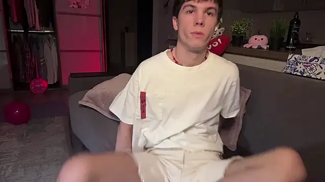 Snapshot of Jeremy1Scott chatting on 12-02-25, 09:43 Jeremy1Scott online show from 12-02-25, 09:43