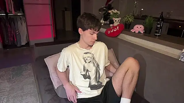 Snapshot of Jeremy1Scott chatting on 12-03-25, 09:35 Jeremy1Scott online show from 12-03-25, 09:35