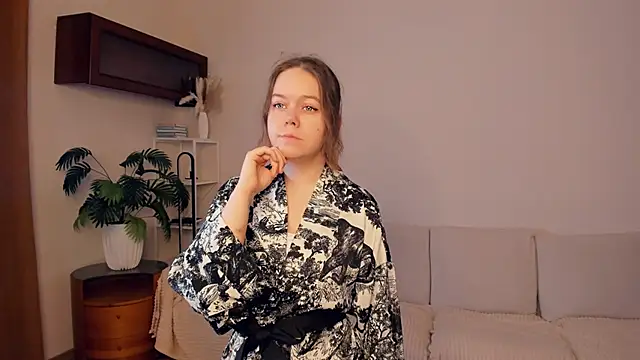 NaidaPalos online show from 10-25-25, 06:43