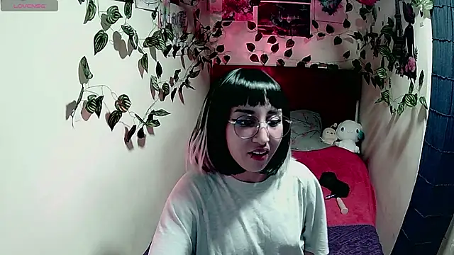 Snapshot of xayah_777 chatting on 10-16-25, 11:28 xayah 777 online show from 10-16-25, 11:28