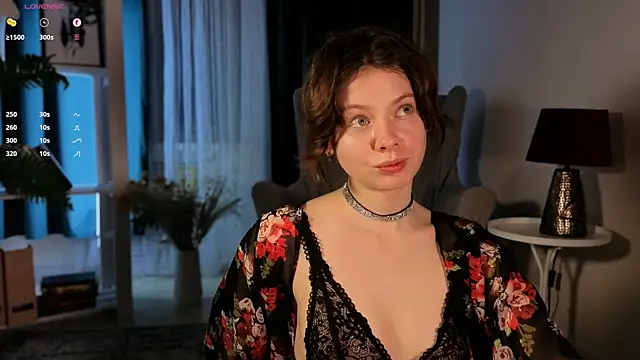 Snapshot of MelodySinclair chatting on 04-06-26, 06:31 MelodySinclair online show from 04-06-26, 06:31