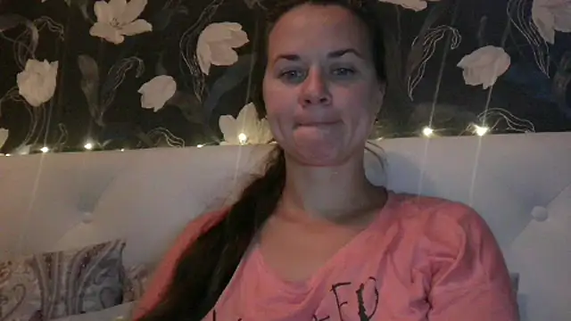 GiaaCaranggi online show from 10-15-25, 06:41