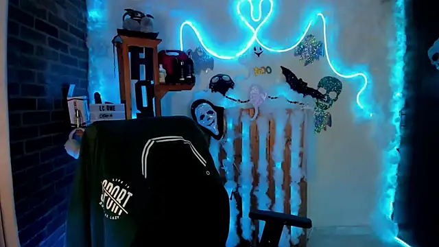 Lizz martins online show from 10-17-25, 02:04