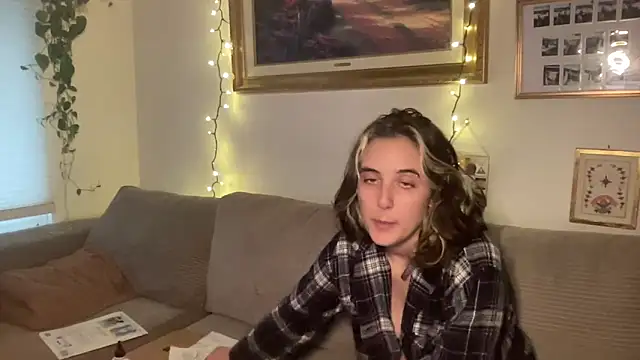 Snapshot of lill_daddysgirl chatting on 12-21-25, 05:20 lill daddysgirl online show from 12-21-25, 05:20