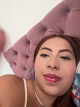 Emily Joee online show from 10-25-25, 03:51