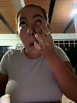 Emily Joee online show from 11-20-25, 12:33