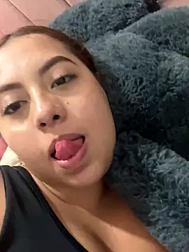 Emily Joee online show from 11-26-25, 01:17