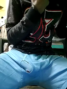 Snapshot of laand__765 chatting on 11-28-25, 09:50 laand 765 online show from 11-28-25, 09:50