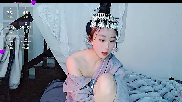 Snapshot of hyp0crite chatting on 11-29-25, 05:21 hyp0crite online show from 11-29-25, 05:21