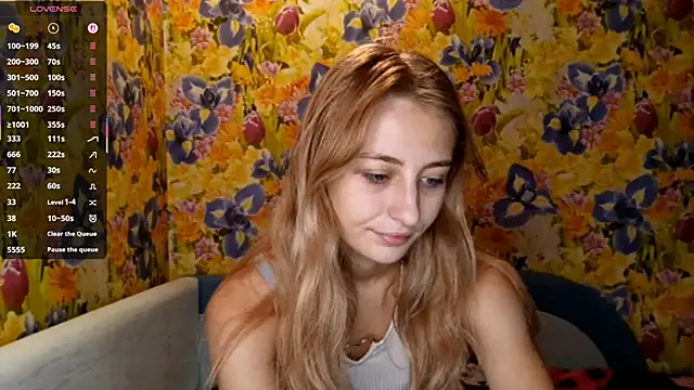 AmeliLia online show from 10-31-25, 03:35