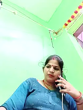 Snapshot of Karishma_cute chatting on 10-21-25, 10:05 Karishma cute online show from 10-21-25, 10:05